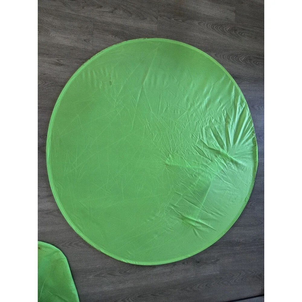 Unbranded collapsible green